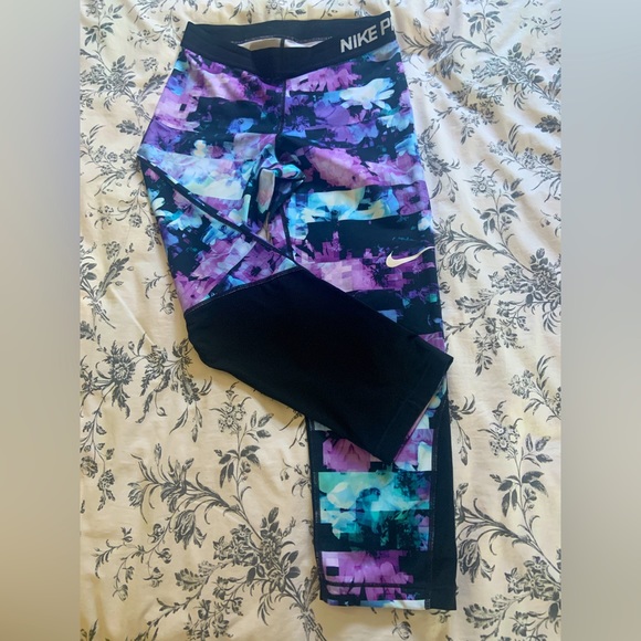 Nike pro crop leggings - Picture 1 of 6